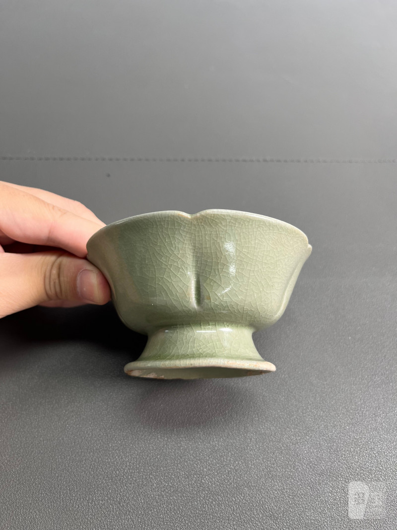 明或明以前  青釉花口高足杯 - 图5